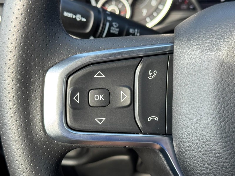 Ram 1500 Vehicle Full-screen Gallery Image 13