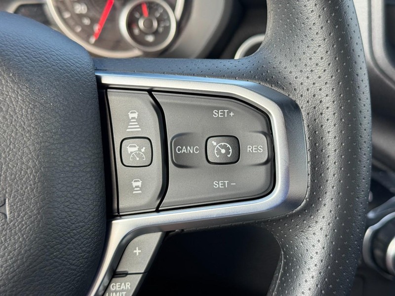 Ram 1500 Vehicle Full-screen Gallery Image 14