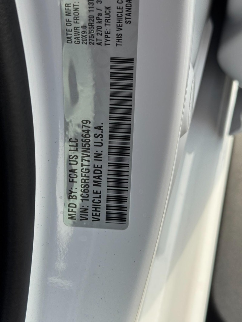 Ram 1500 Vehicle Full-screen Gallery Image 16