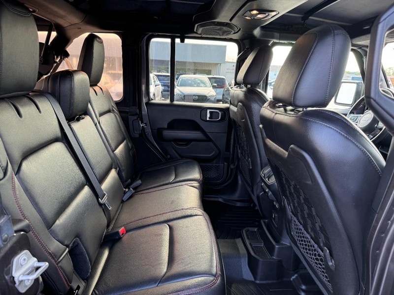 Jeep Wrangler Unlimited Vehicle Full-screen Gallery Image 10