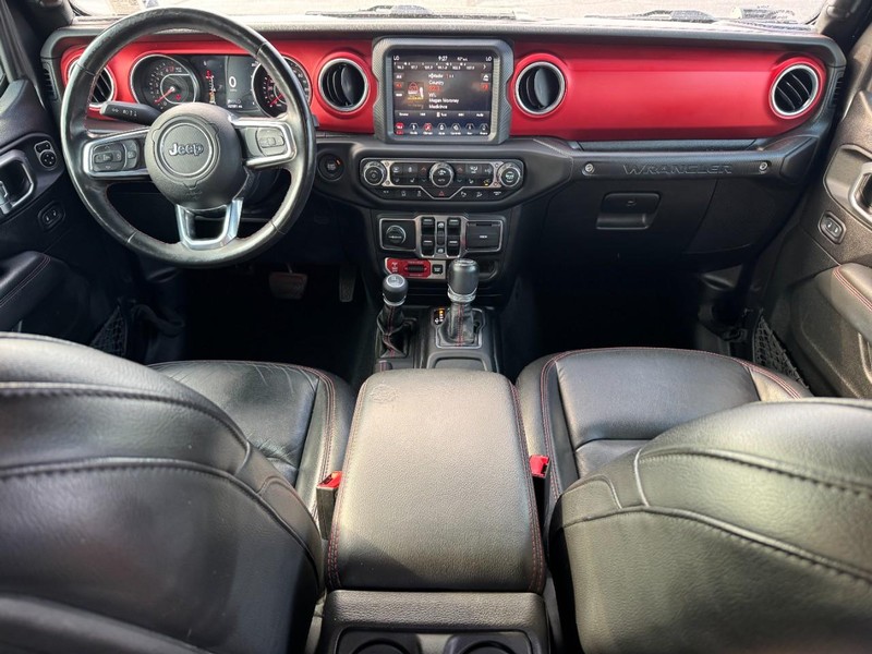 Jeep Wrangler Unlimited Vehicle Full-screen Gallery Image 12