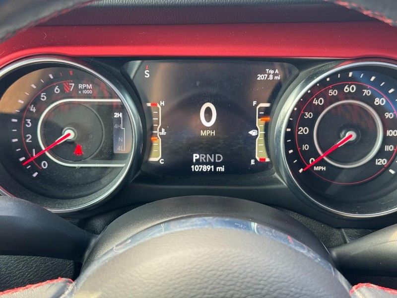 Jeep Wrangler Unlimited Vehicle Full-screen Gallery Image 21