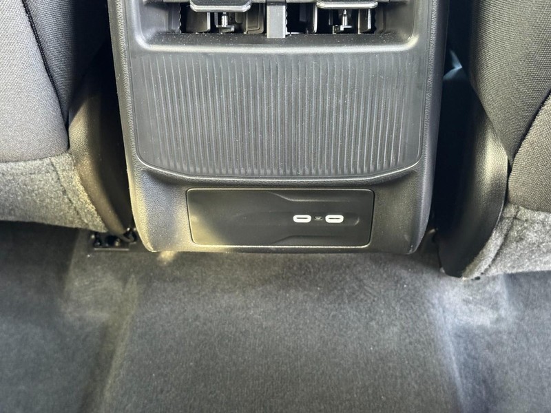Jeep Cherokee Vehicle Full-screen Gallery Image 6