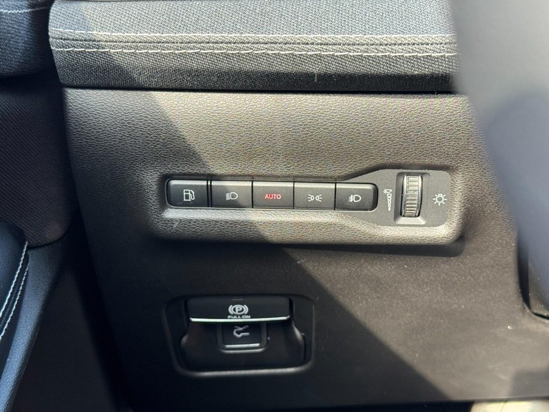 Jeep Cherokee Vehicle Full-screen Gallery Image 13
