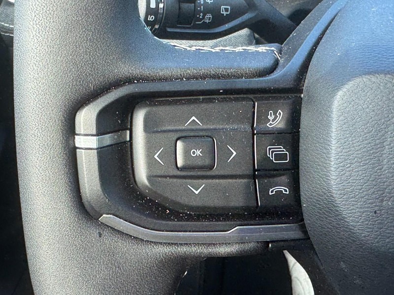 Jeep Cherokee Vehicle Full-screen Gallery Image 14
