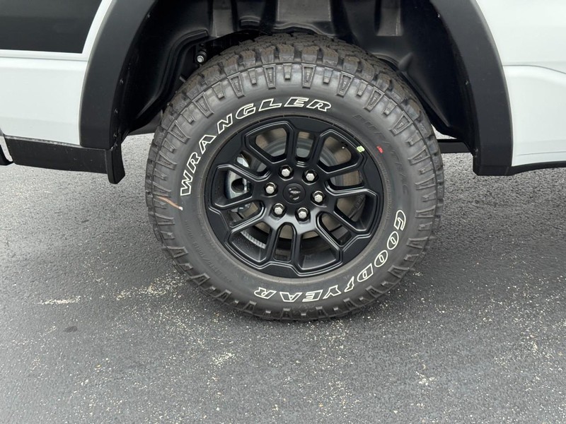 Ram 1500 Vehicle Full-screen Gallery Image 3