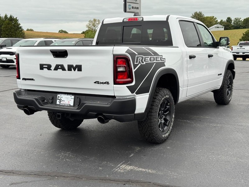 Ram 1500 Vehicle Full-screen Gallery Image 4