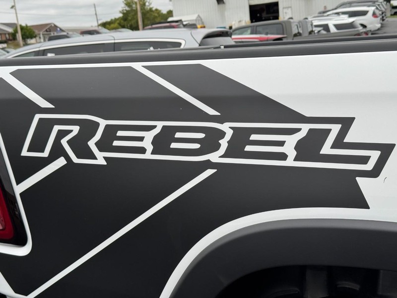 Ram 1500 Vehicle Full-screen Gallery Image 5