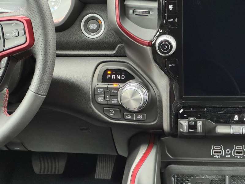 Ram 1500 Vehicle Full-screen Gallery Image 10