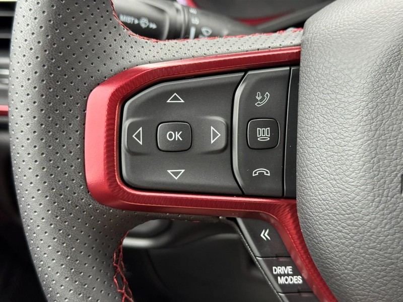Ram 1500 Vehicle Full-screen Gallery Image 14