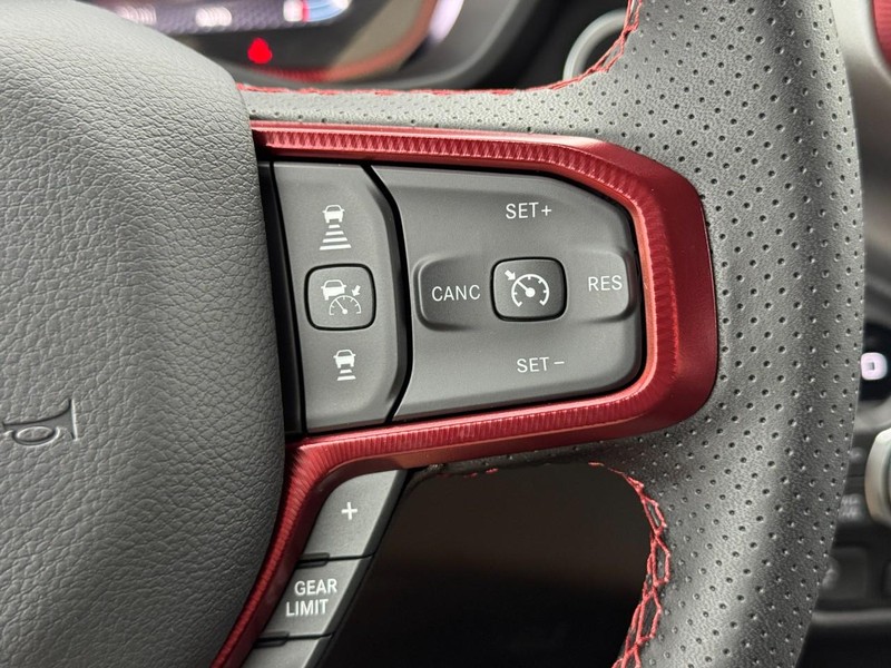 Ram 1500 Vehicle Full-screen Gallery Image 15
