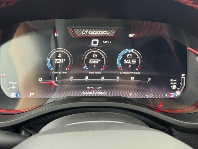 Ram 1500 Vehicle Full-screen Gallery Image 16