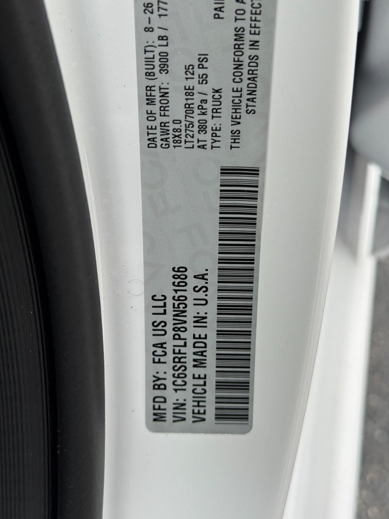 Ram 1500 Vehicle Full-screen Gallery Image 18