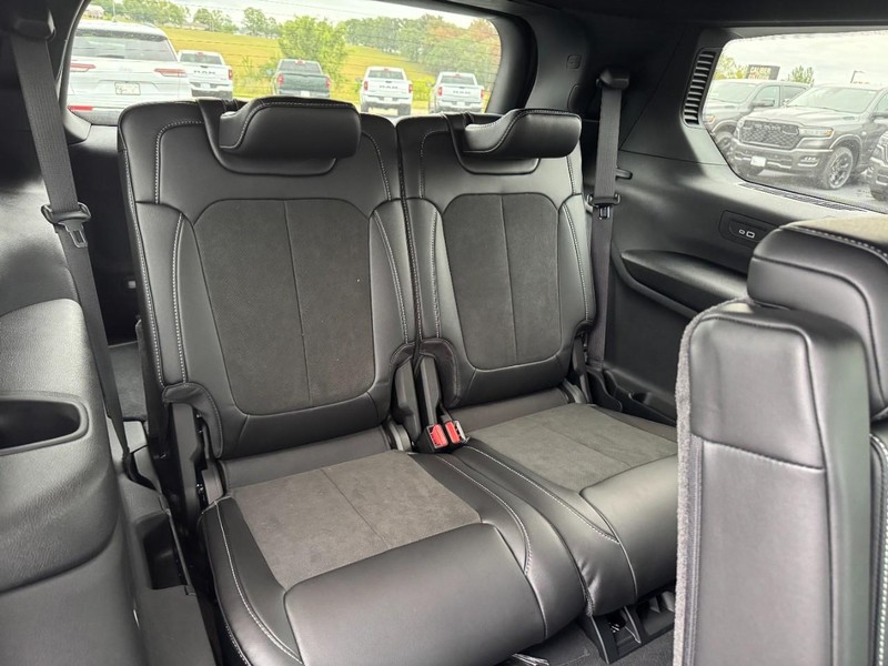 Jeep Grand Cherokee L Vehicle Full-screen Gallery Image 5