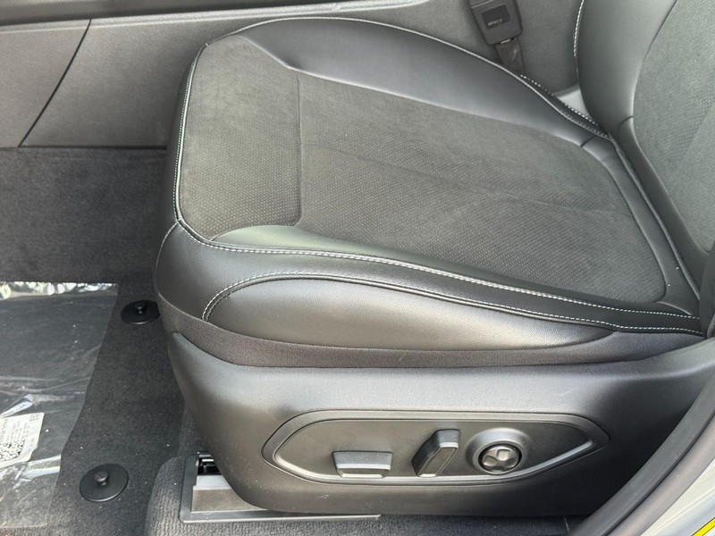 Jeep Grand Cherokee Vehicle Full-screen Gallery Image 11