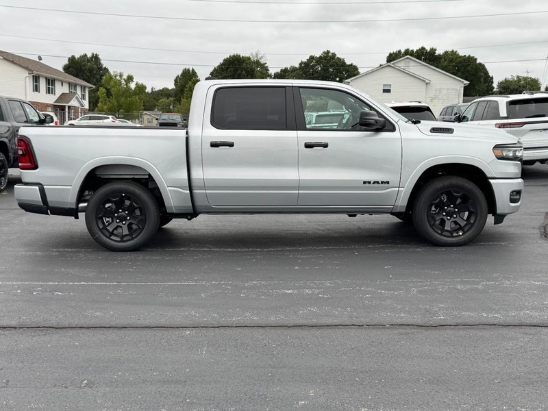 Ram 1500 Vehicle Full-screen Gallery Image 2