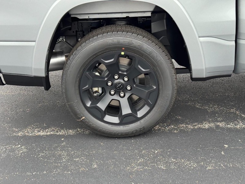 Ram 1500 Vehicle Full-screen Gallery Image 3