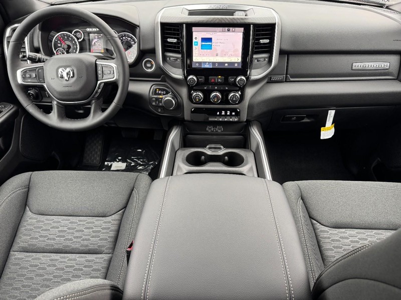 Ram 1500 Vehicle Full-screen Gallery Image 6