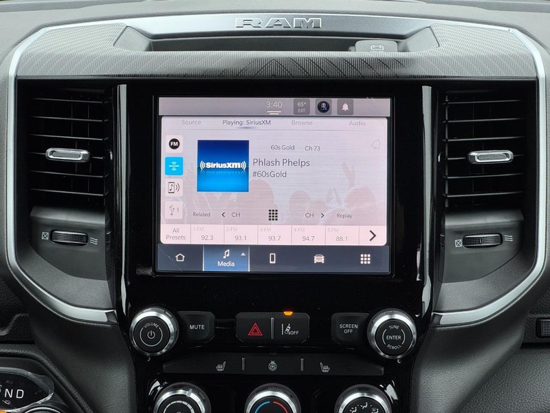 Ram 1500 Vehicle Full-screen Gallery Image 8