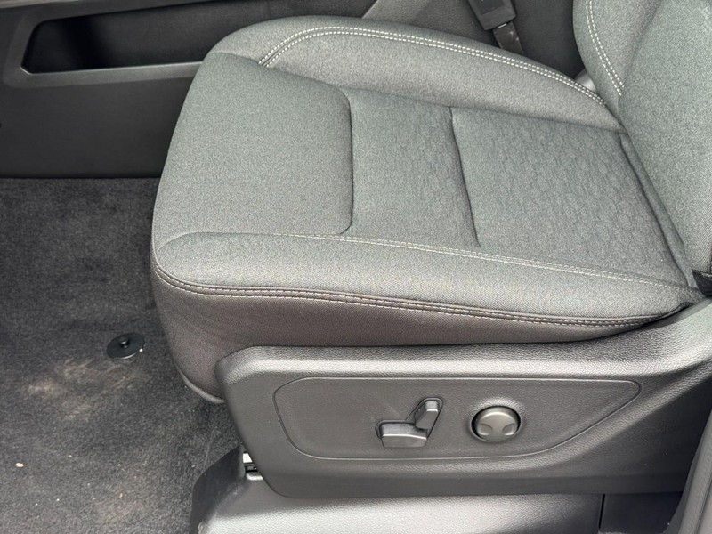 Ram 1500 Vehicle Full-screen Gallery Image 11
