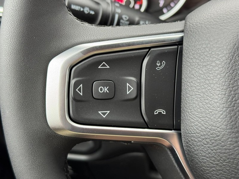 Ram 1500 Vehicle Full-screen Gallery Image 13