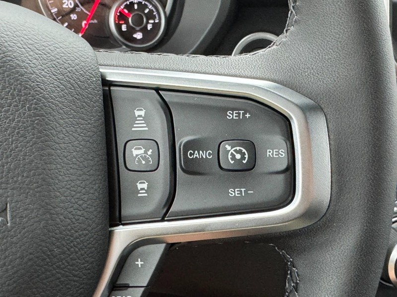 Ram 1500 Vehicle Full-screen Gallery Image 14