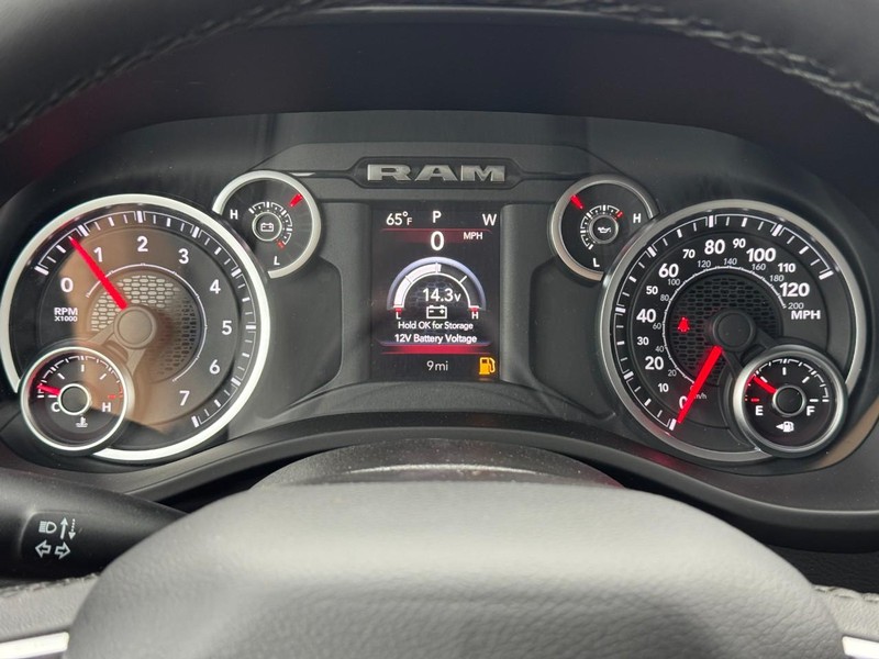 Ram 1500 Vehicle Full-screen Gallery Image 15