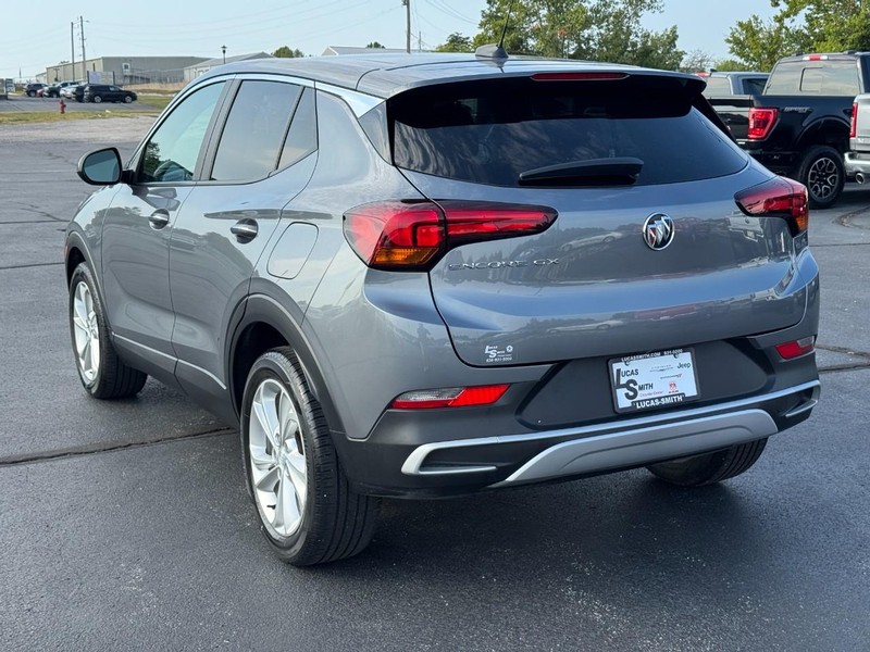 Buick Encore GX Vehicle Full-screen Gallery Image 06