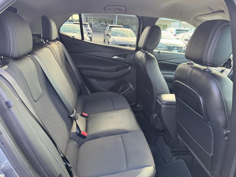 Buick Encore GX Vehicle Full-screen Gallery Image 10