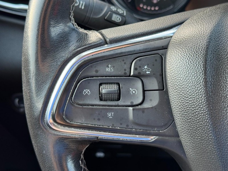 Buick Encore GX Vehicle Full-screen Gallery Image 19