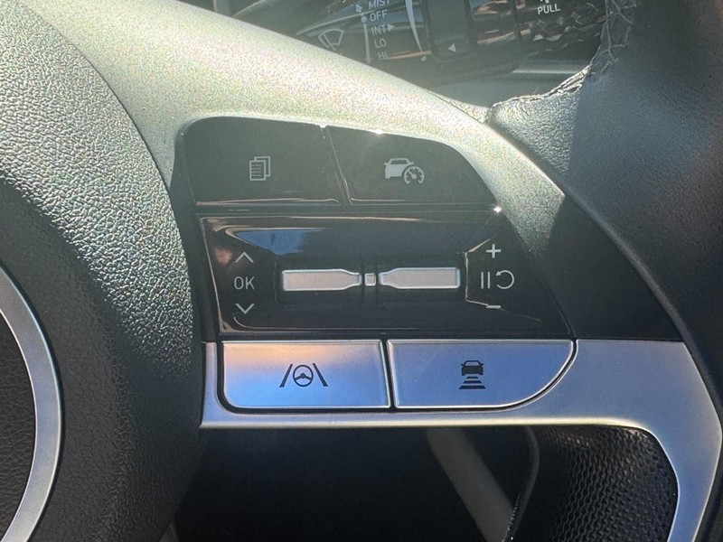 2025 Hyundai Elantra Limited - Photo 20