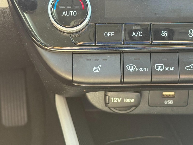 2025 Hyundai Elantra Limited - Photo 24