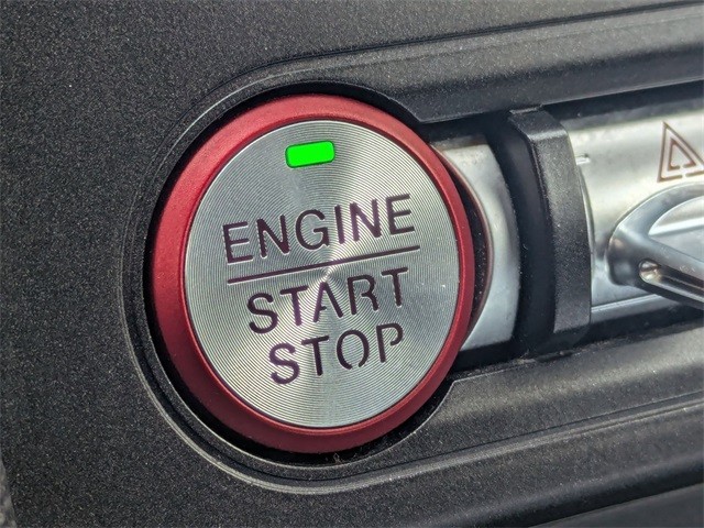 Ford Mustang Vehicle Full-screen Gallery Image 22