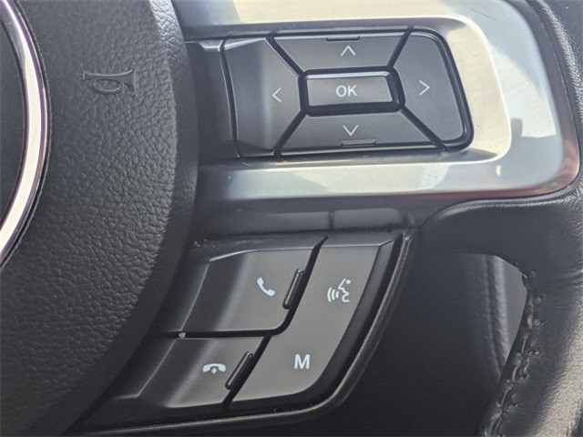 Ford Mustang Vehicle Full-screen Gallery Image 24