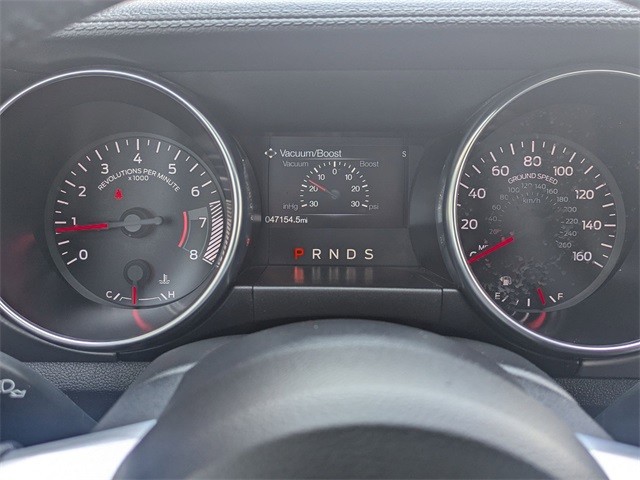 Ford Mustang Vehicle Full-screen Gallery Image 25