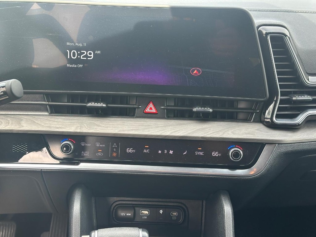 Kia Sportage Vehicle Full-screen Gallery Image 16