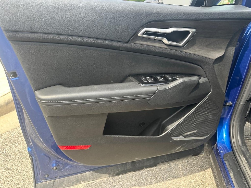 Kia Sportage Vehicle Full-screen Gallery Image 19