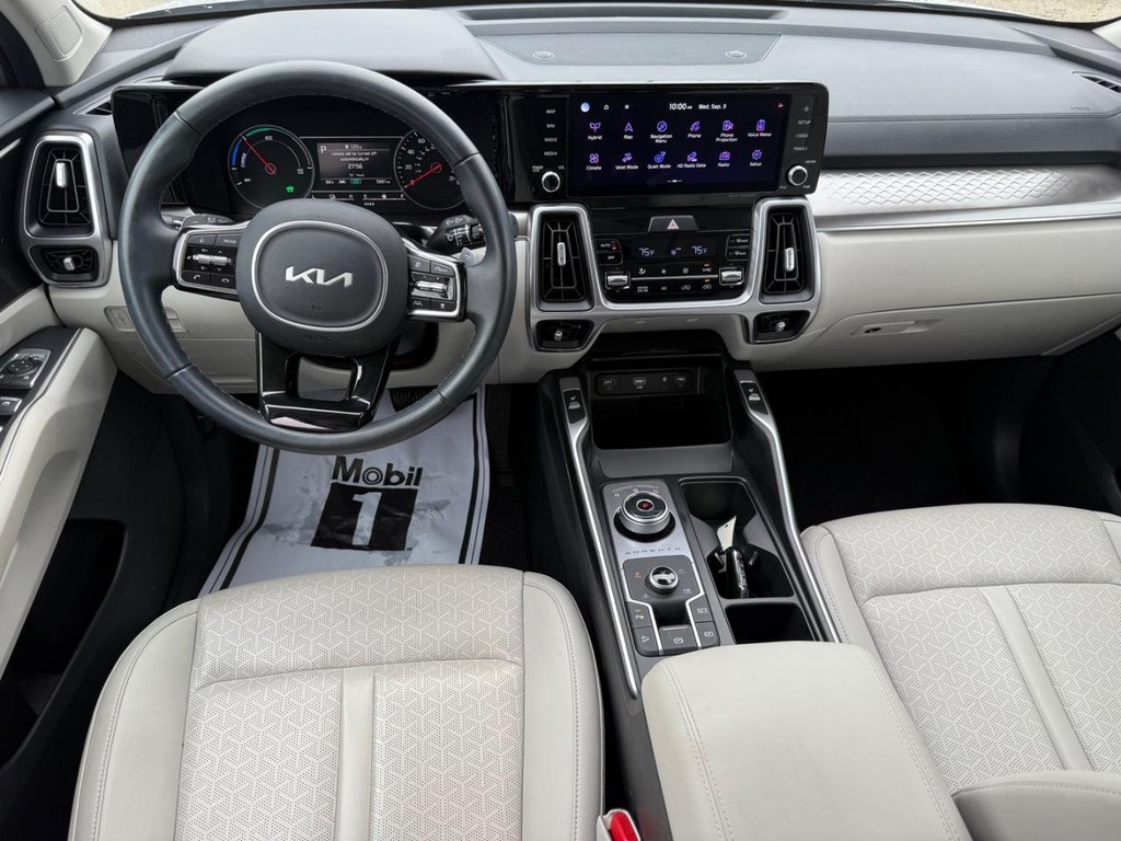 Kia Sorento Hybrid Vehicle Full-screen Gallery Image 18