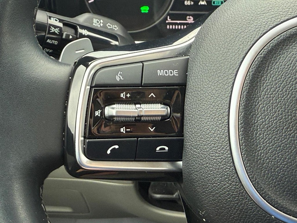Kia Sorento Hybrid Vehicle Full-screen Gallery Image 23