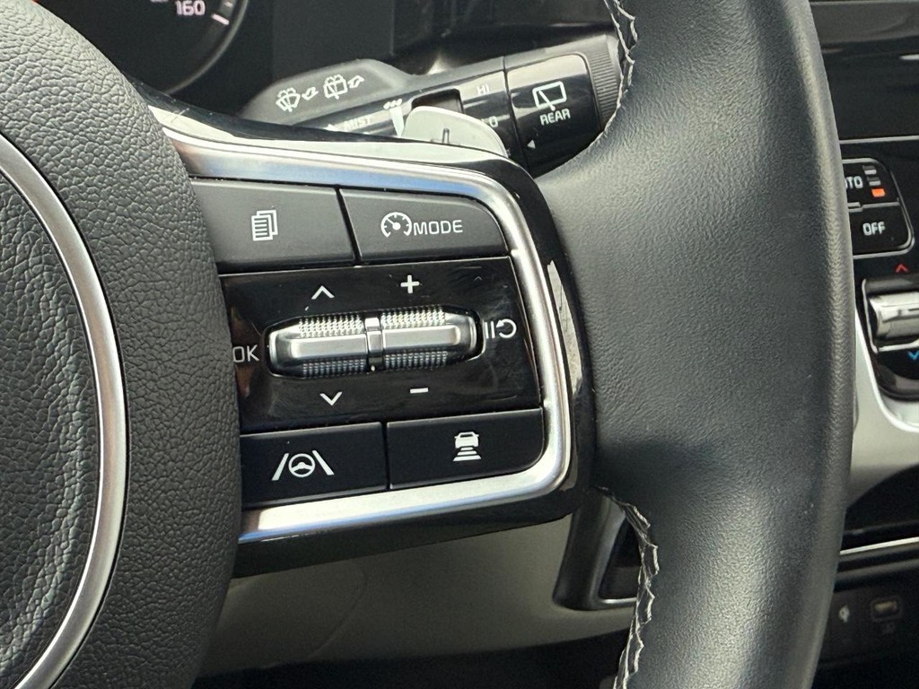 Kia Sorento Hybrid Vehicle Full-screen Gallery Image 24