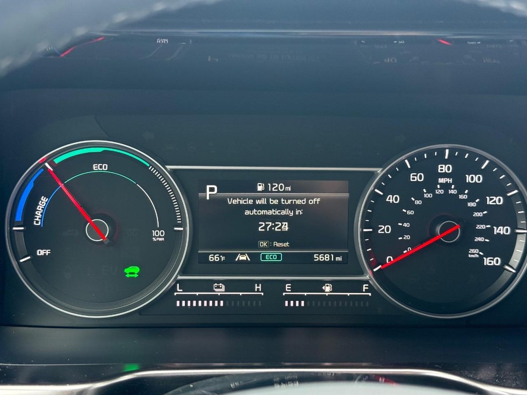 Kia Sorento Hybrid Vehicle Full-screen Gallery Image 25