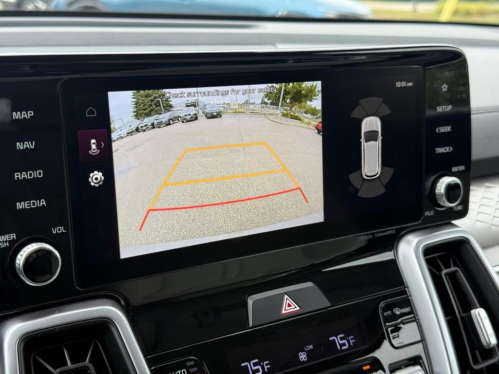 Kia Sorento Hybrid Vehicle Full-screen Gallery Image 26