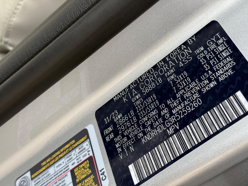 Kia Sorento Hybrid Vehicle Full-screen Gallery Image 28