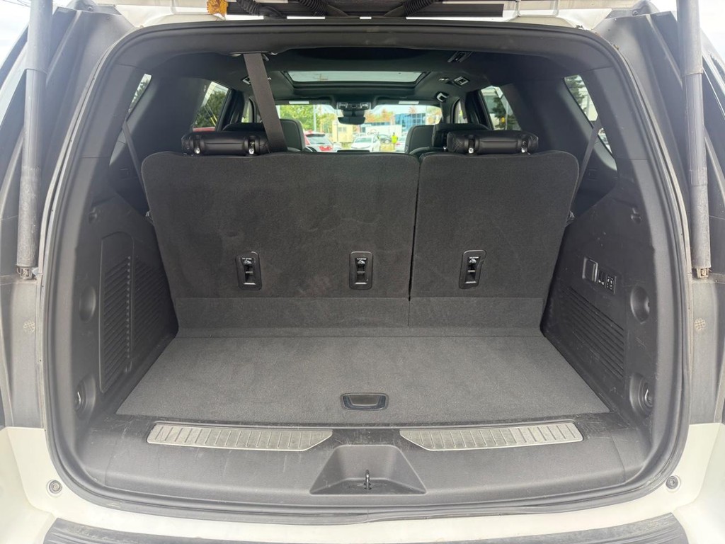 Chevrolet Tahoe Vehicle Full-screen Gallery Image 06