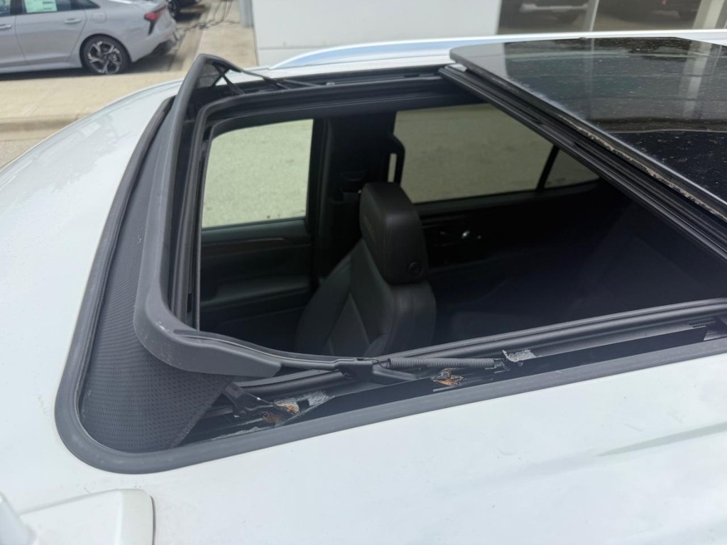 Chevrolet Tahoe Vehicle Full-screen Gallery Image 13