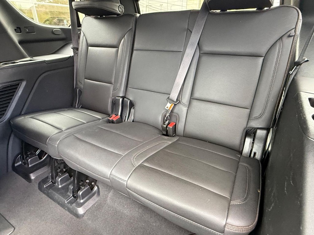 Chevrolet Tahoe Vehicle Full-screen Gallery Image 18