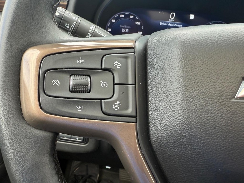 Chevrolet Tahoe Vehicle Full-screen Gallery Image 24