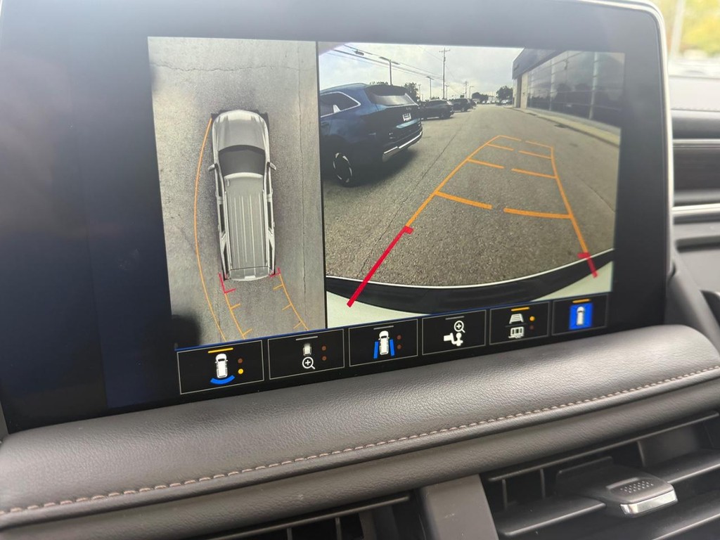 Chevrolet Tahoe Vehicle Full-screen Gallery Image 25