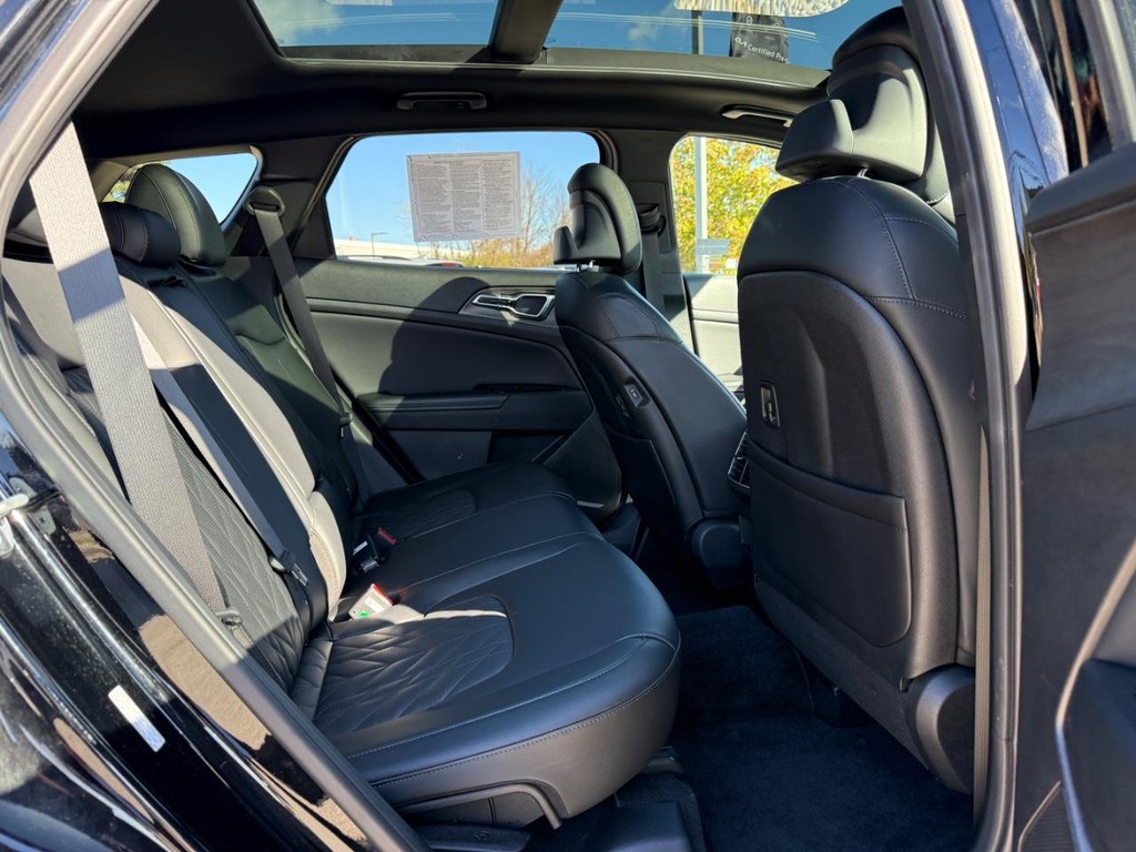 Kia Sportage Vehicle Full-screen Gallery Image 10