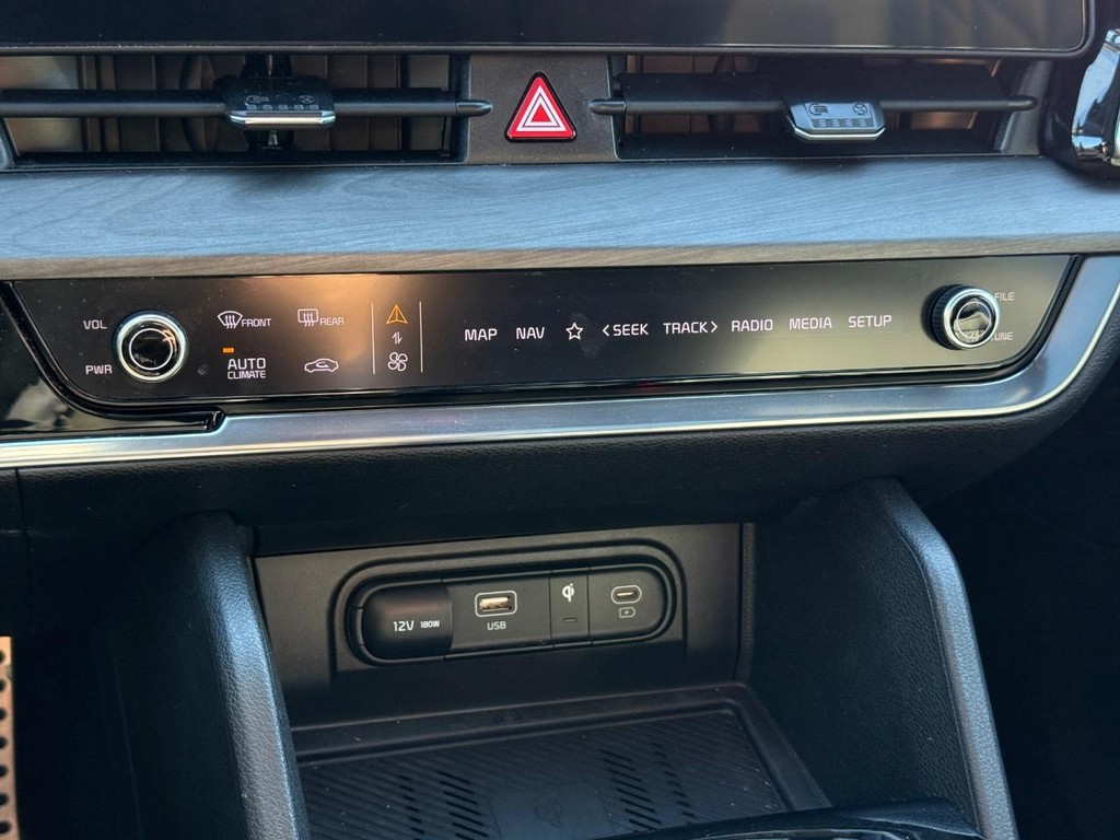 Kia Sportage Vehicle Full-screen Gallery Image 18